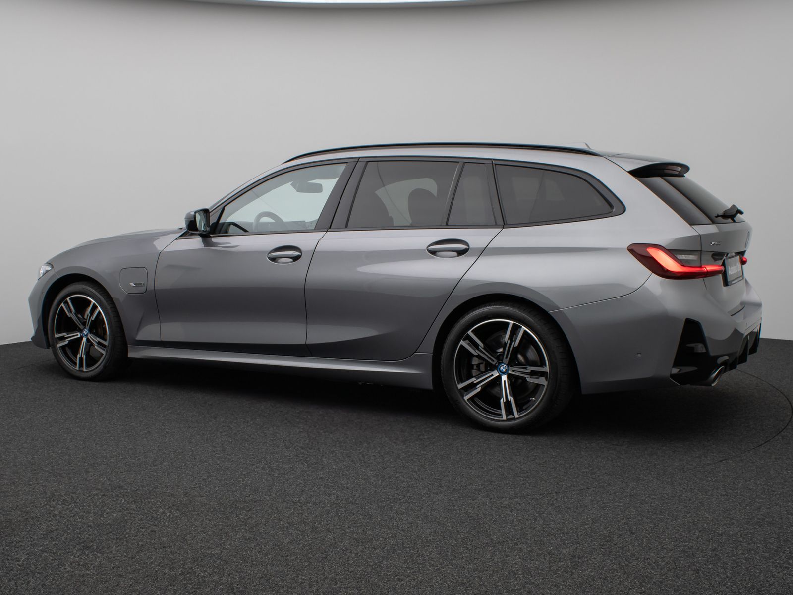 Fahrzeugabbildung BMW 330e xD M Sport Kamera DAB HUD Lenkradheizung