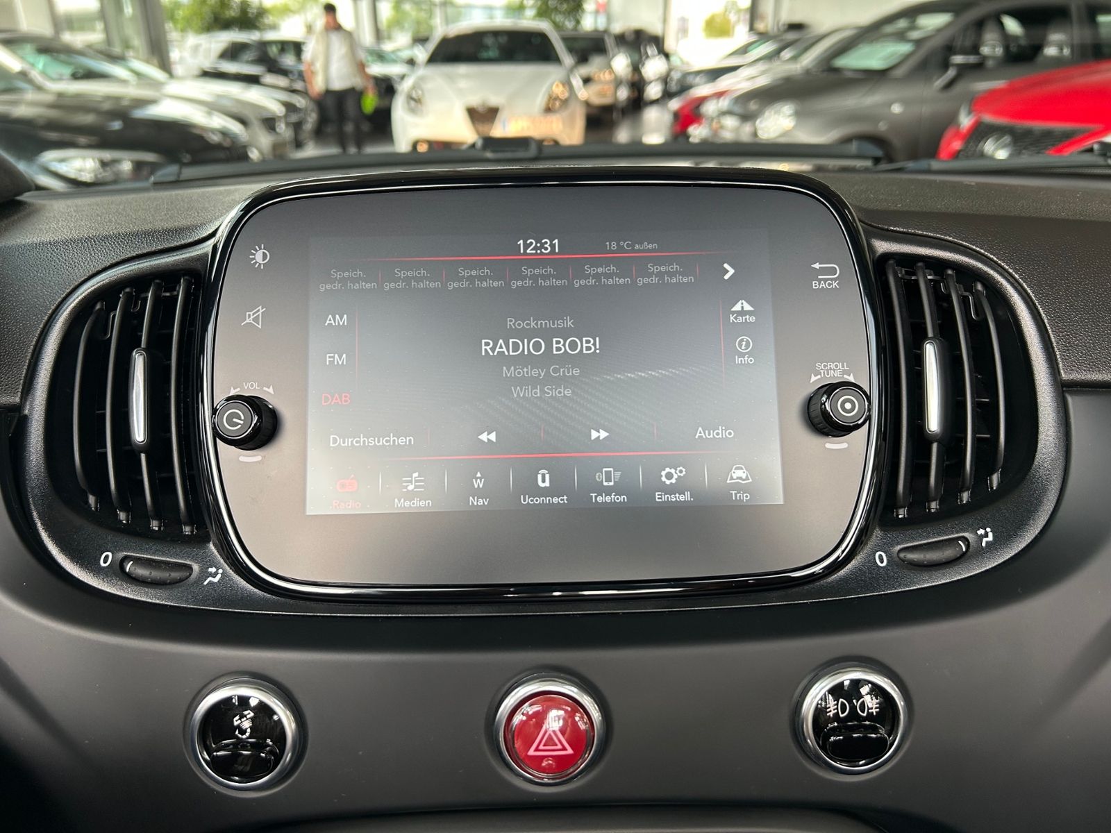 Fahrzeugabbildung Abarth 695 C KLIMA NAVI ALU 17 "  Nur  1450  km