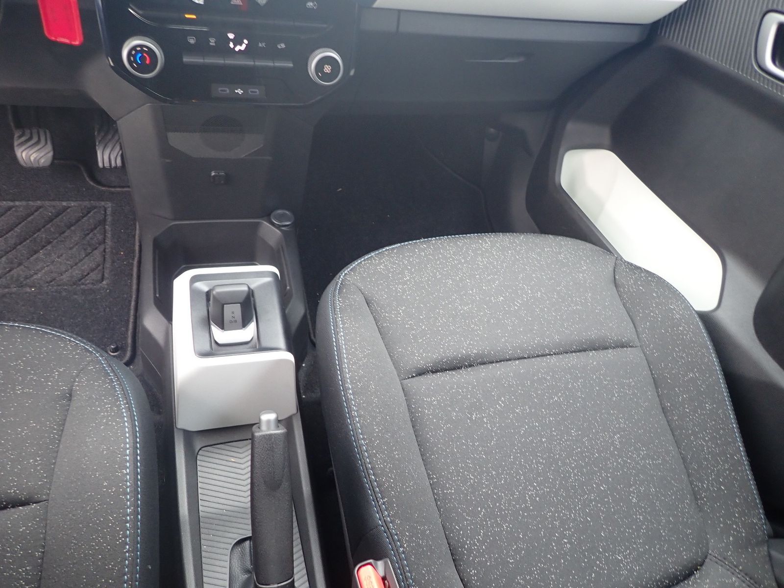 Fahrzeugabbildung Dacia Spring Expression electric 70