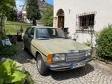 Mercedes-Benz 240 D (123 D) - Mercedes-Benz aus 1984 mit Diesel-Antrieb