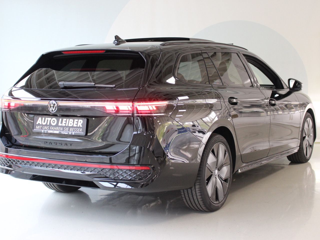 Fahrzeugabbildung Volkswagen Passat Variant 2.0 TDI SCR 4M R-LINE