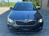 Skoda Superb Combi Laurin & Klement 4x4*Bi-Xenon* - Skoda Superb Kombi Laurin klement mit Diesel-Antrieb