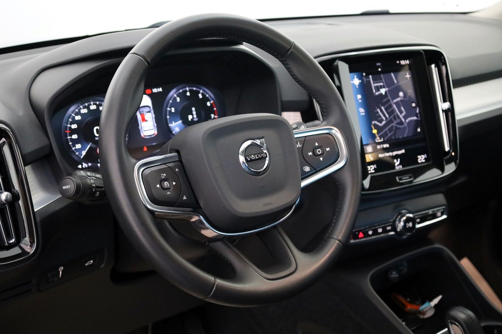 Fahrzeugabbildung Volvo XC40 Momentum Pro,Navi,LED,DAB, Unfallfrei!