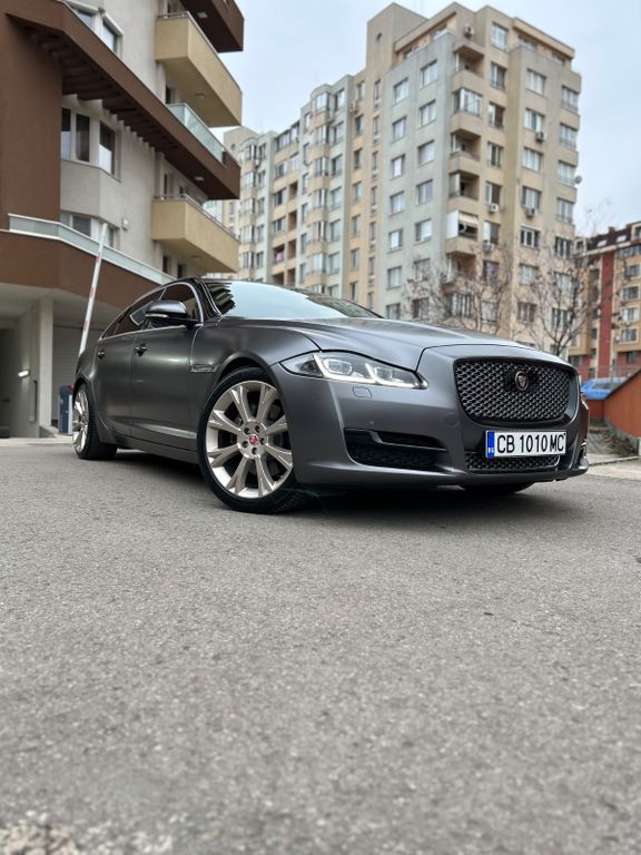 Jaguar XJ