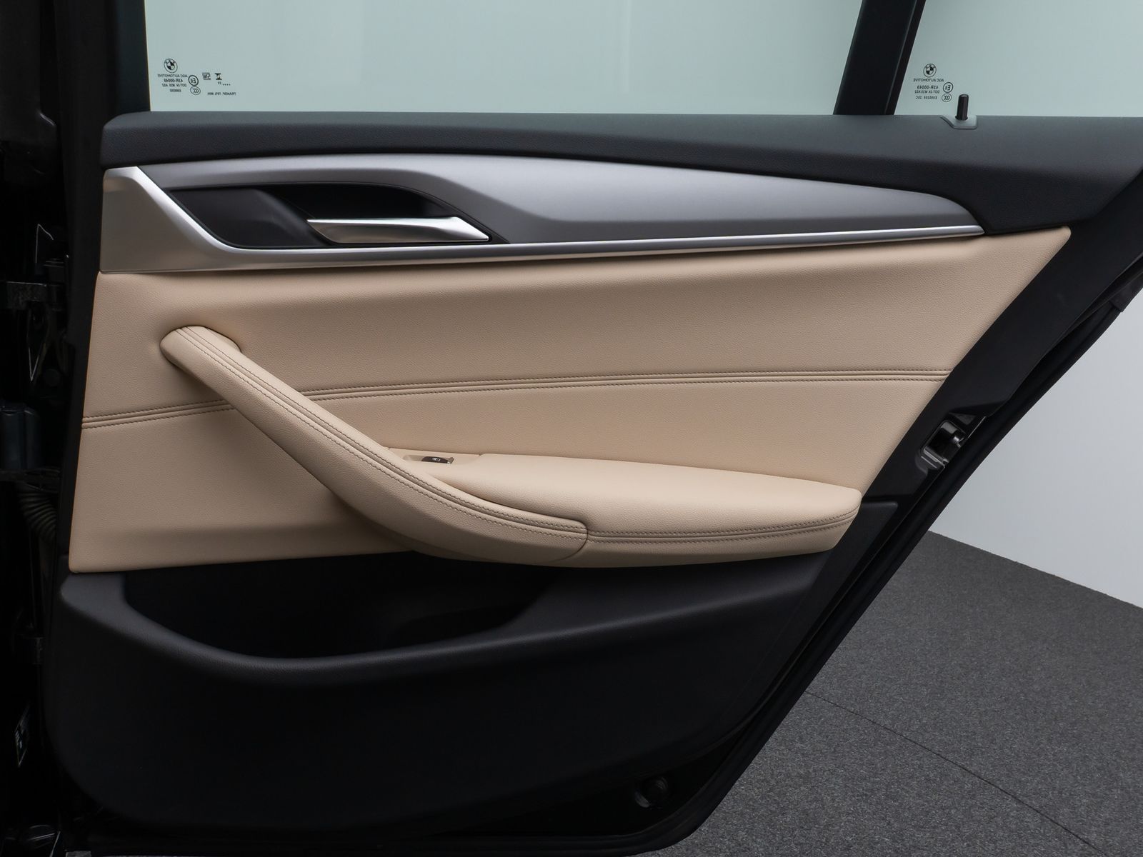 Fahrzeugabbildung BMW 530e xD DAB HiFi Leder Lenkradheizgung AHK Alarm