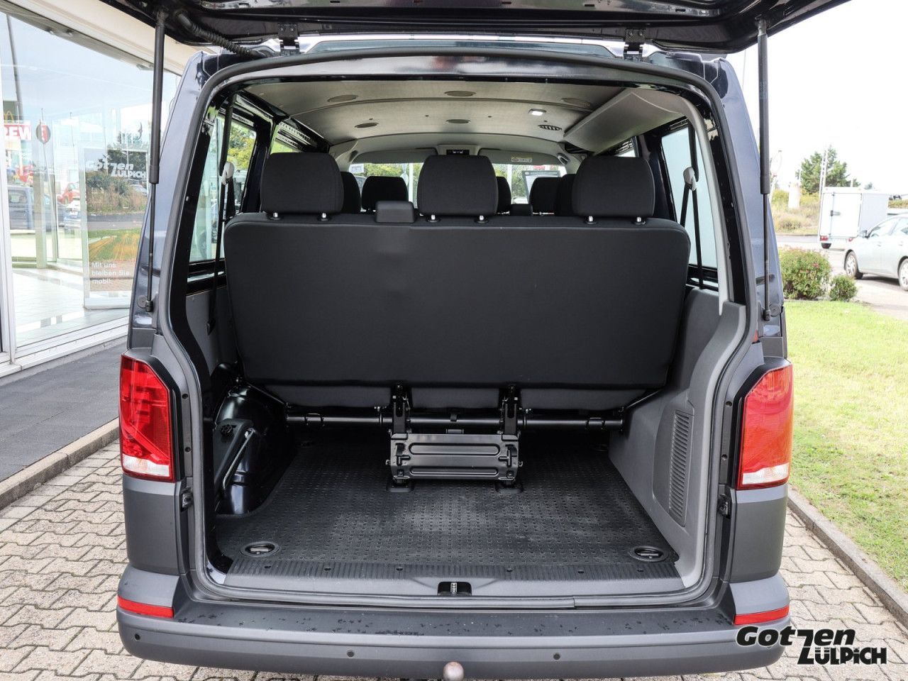 Fahrzeugabbildung Volkswagen T6.1 Transporter Kombi 2.0 TDI Klima 9-Sitzer ZV