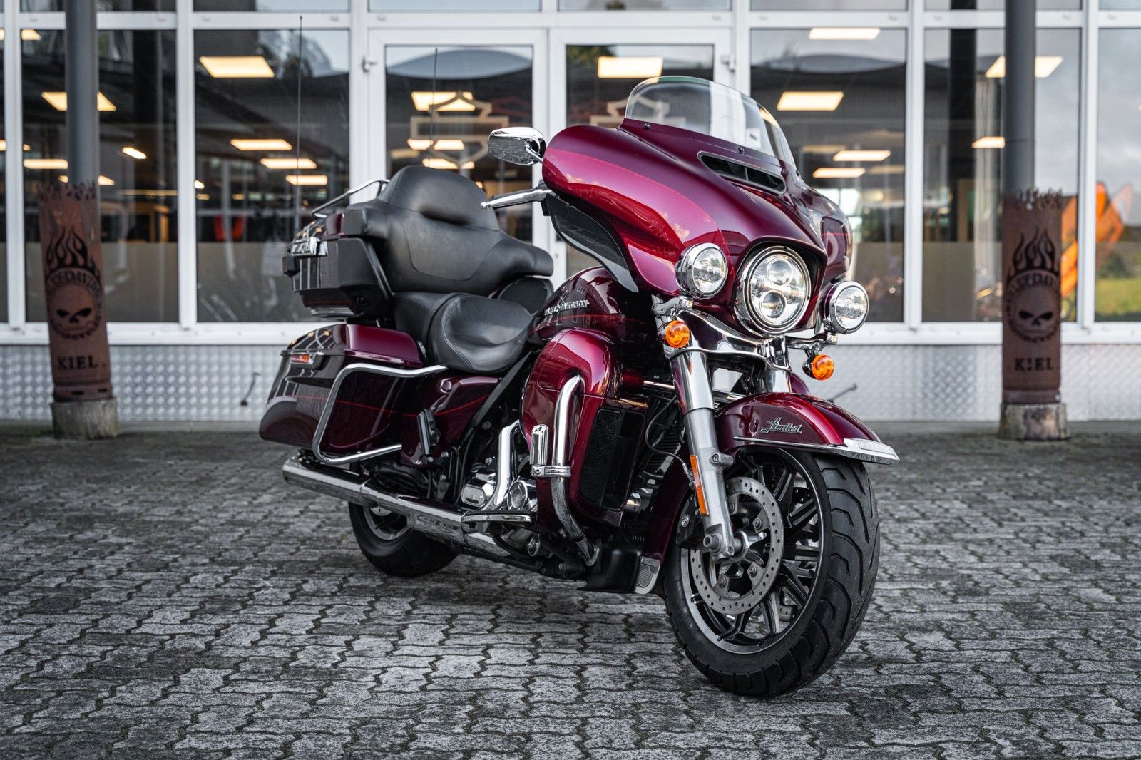 Fahrzeugabbildung Harley-Davidson E-Glide Ultra 103 cui FLHTKL  - Kesstech -