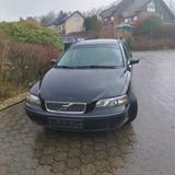 Volvo V70 2.4 - - Volvo V70 mit Benzin-Antrieb: Kombi, 2.4