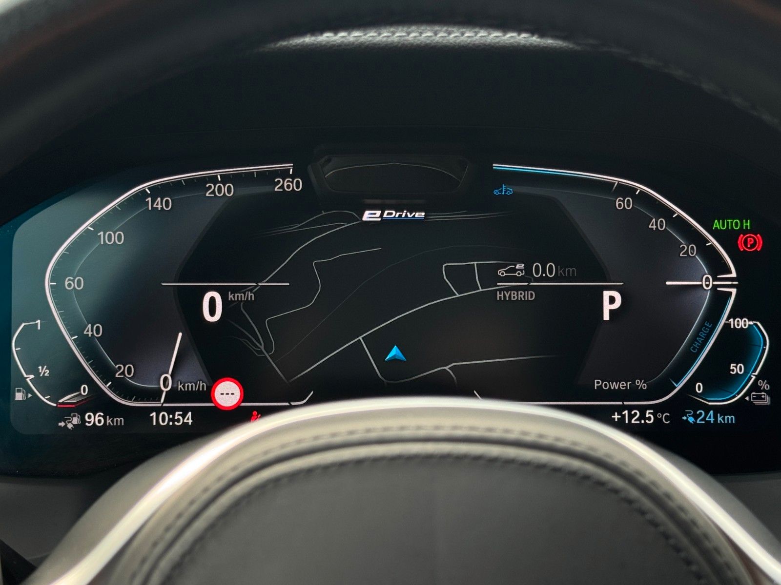 Fahrzeugabbildung BMW 330e M Sport Akustik Laser DrProf. 360° H&K HuD