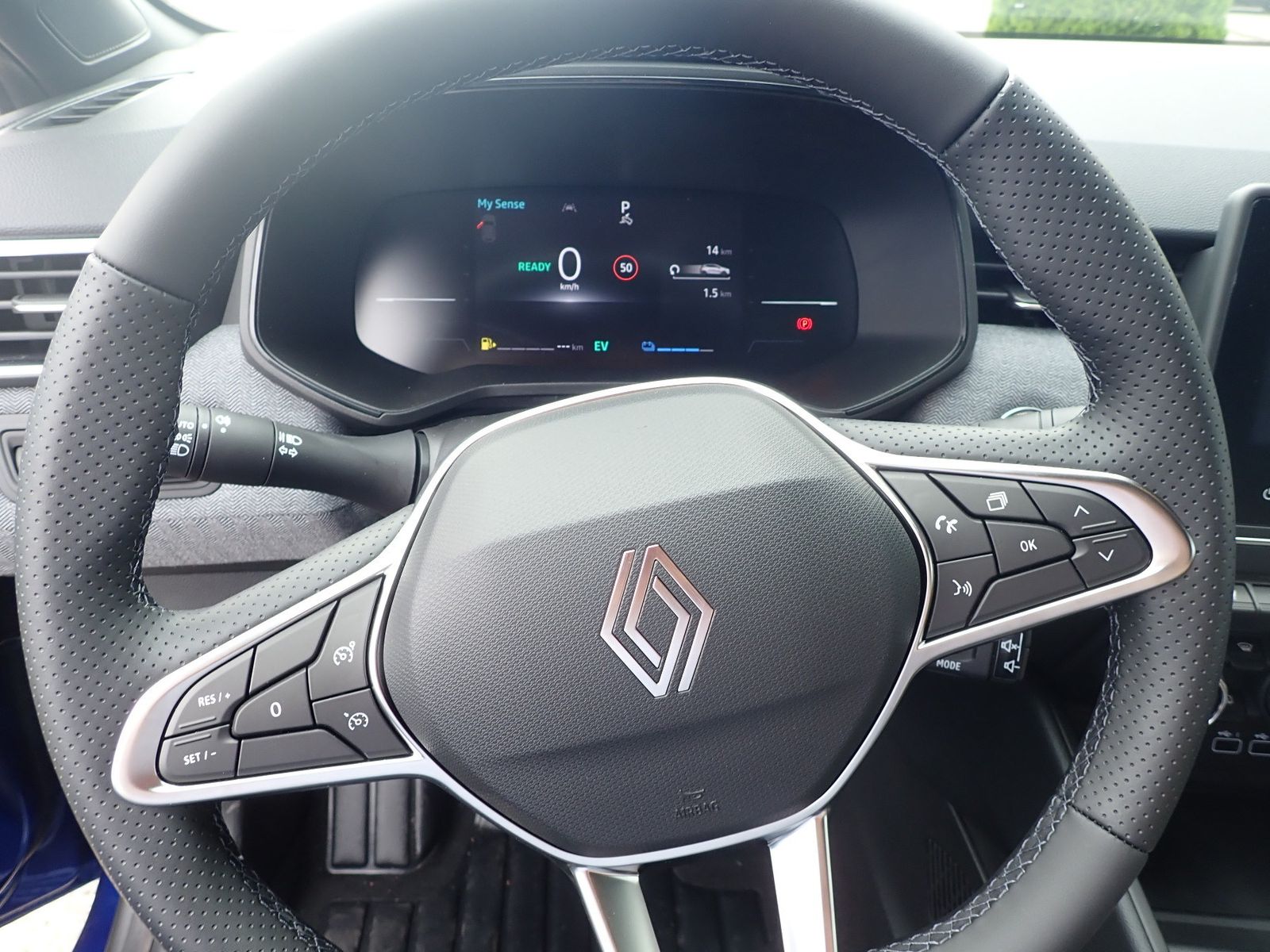 Fahrzeugabbildung Renault Clio Techno E-Tech Full Hybrid 145/GJR/NAVI/