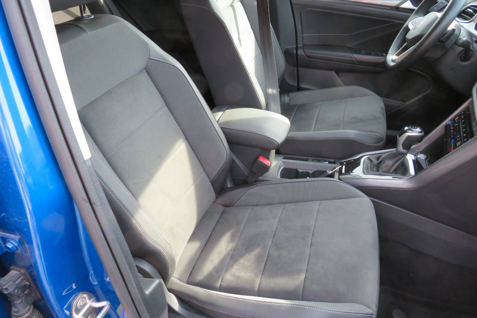 Fahrzeugabbildung Volkswagen T-Roc Style KAMERA ACC NAVI APP SITZH DIGI-COPI