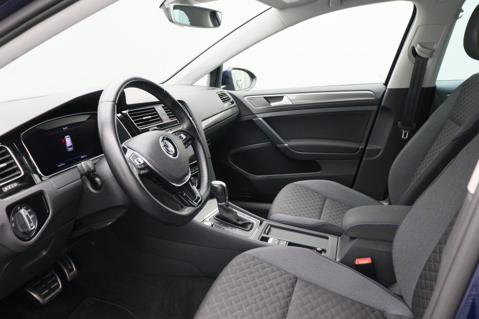 Fahrzeugabbildung Volkswagen Golf VII Variant 1.5 Join ACC KameraStandheizung
