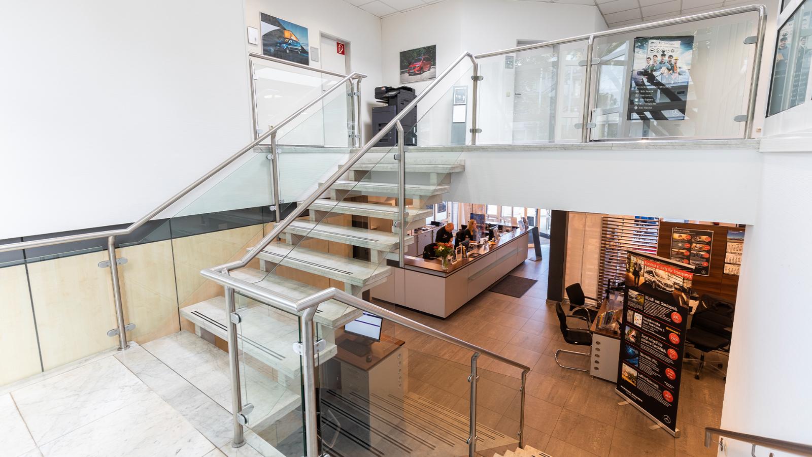 showroom-image-top