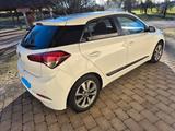 Hyundai i20 1.4 INTRO EDITION 6- Gang, 4-Zyl. - Hyundai i20: Weiß