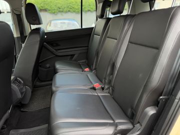 Volkswagen Touran - 12