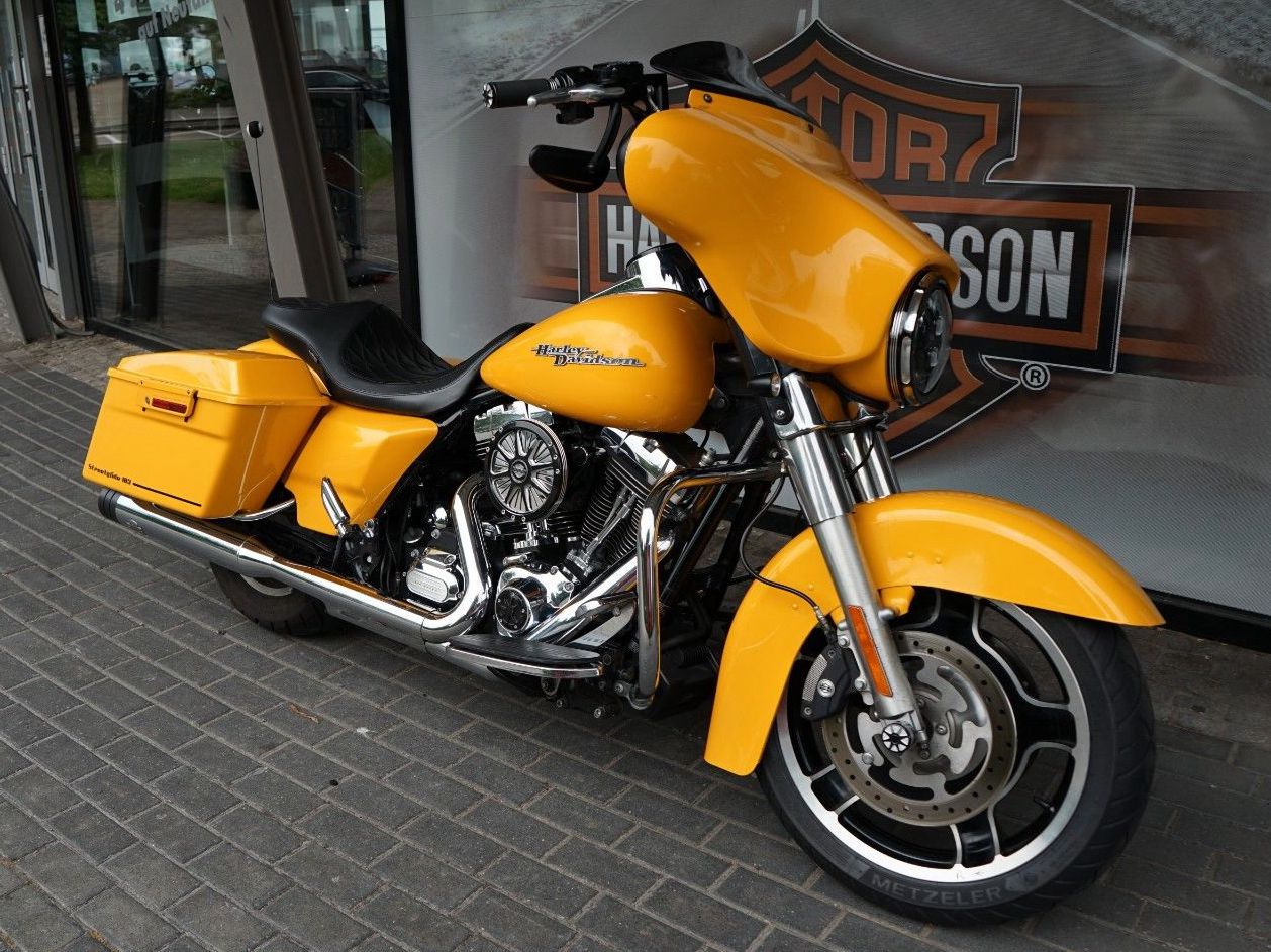 Fahrzeugabbildung Harley-Davidson Street Glide 103 - Jekill & Hyde - Garmin