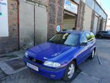Opel Astra Caravan 16V/ TÜV NEU / Klima/ 8fach bereif - Opel Astra Kombi Caravan f mit Benzin-Antrieb