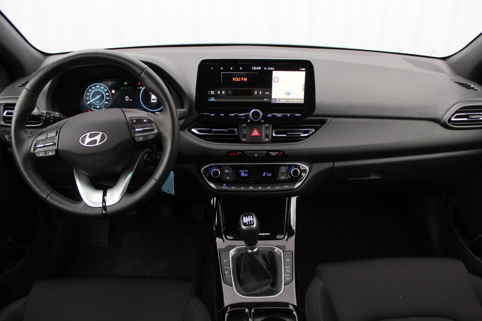 Fahrzeugabbildung Hyundai i30 Advantage Navi*Sitzh.*Kamera*LED*PDC