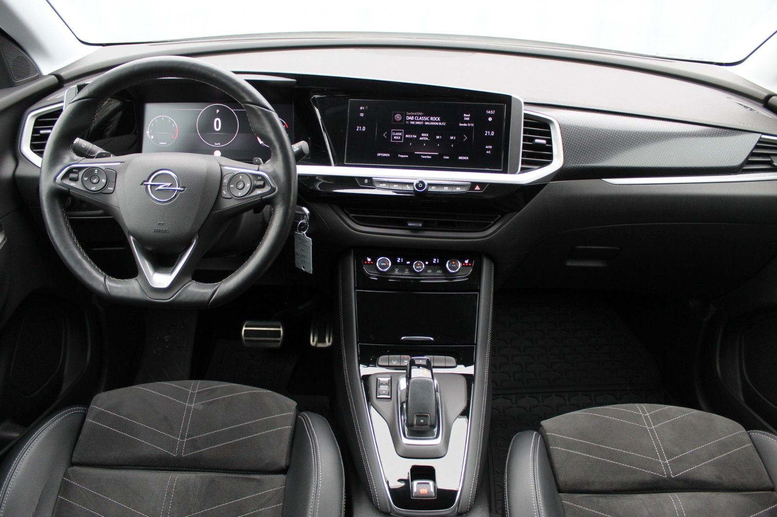 Fahrzeugabbildung Opel Grandland GS Line Automatik*Kamera*Sitzheizung