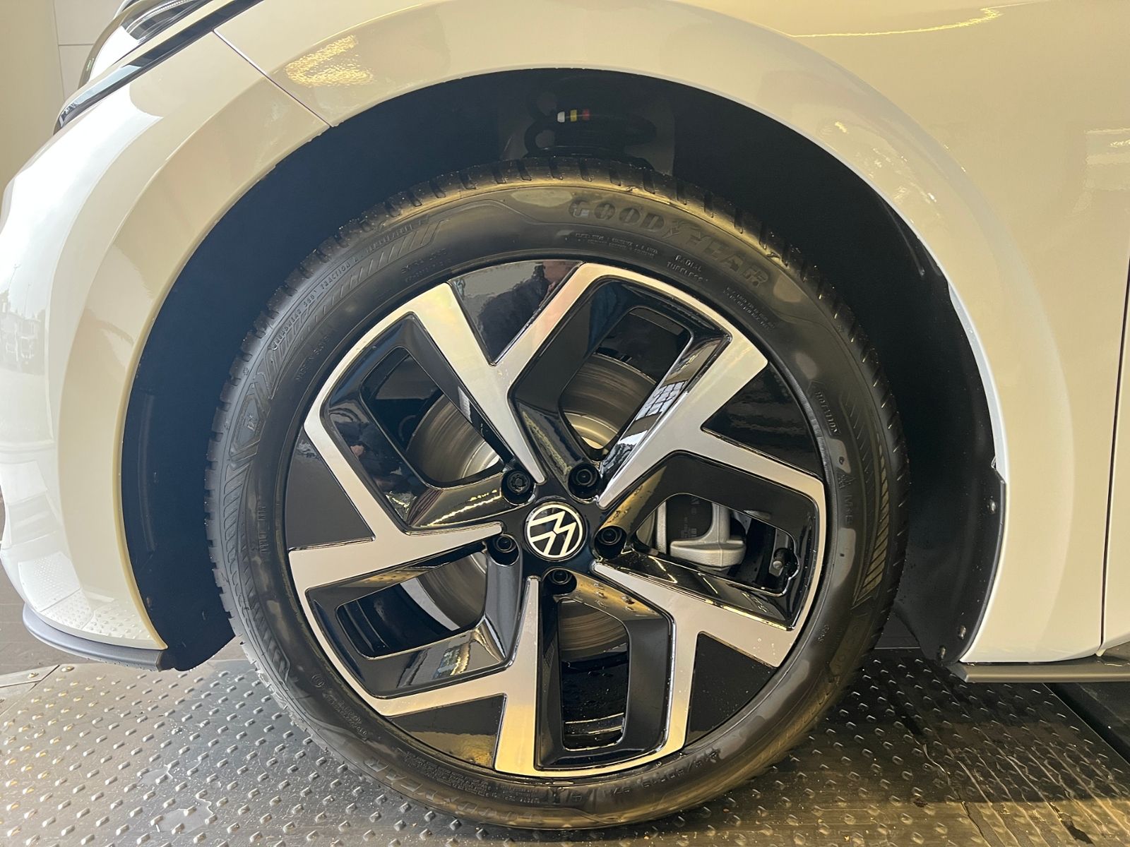 Fahrzeugabbildung Volkswagen ID.3 NEO Life 50 kWh *19" LM-Felge, Ganzjahresre