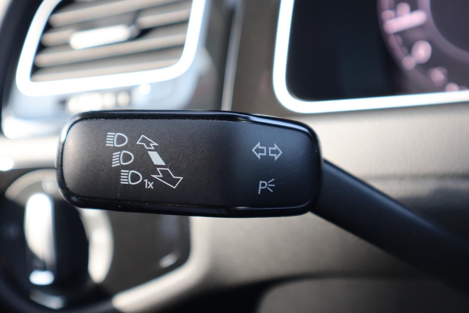 Volkswagen Golf VII 2.0 TSI GTI TCR LED Navi ACC Kamera USB