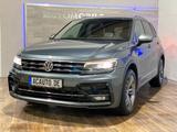 Volkswagen Tiguan Allspace Highline 4M+3x R-line +AHK +LED - mit Benzin-Antrieb: mit Apple Carplay