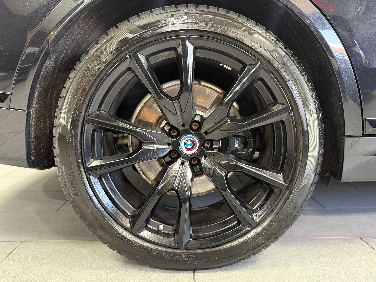 Fahrzeugabbildung BMW X7 xDrive 40 d M Sport PRO|SKY-LOUNGE|7-SITZE|