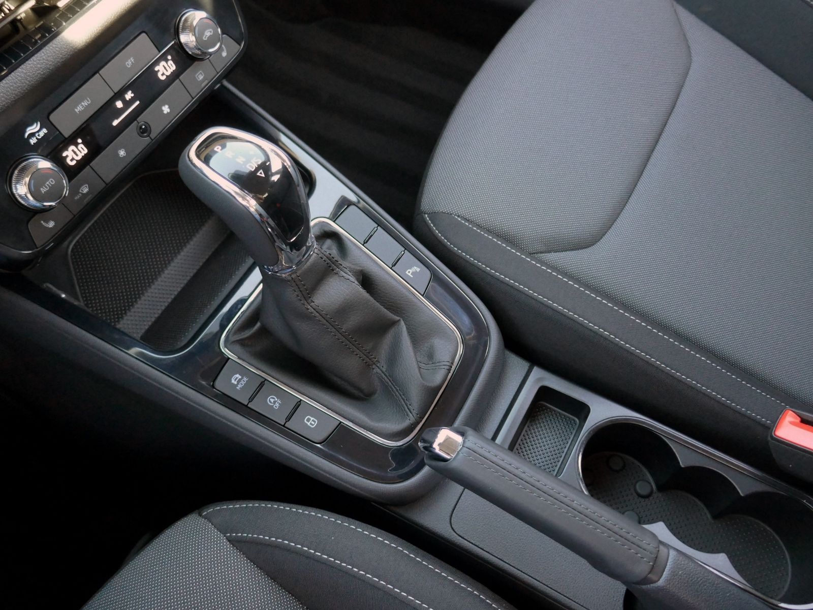 Fahrzeugabbildung SKODA Fabia Selection 1.0 TSI | LED RFK ACC App