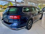 Volkswagen Passat Variant Highline /360*Kamera/Beh.Umbau - mit Diesel-Antrieb: Blau, Alcantara, Kombi, mit Klimaautomatik