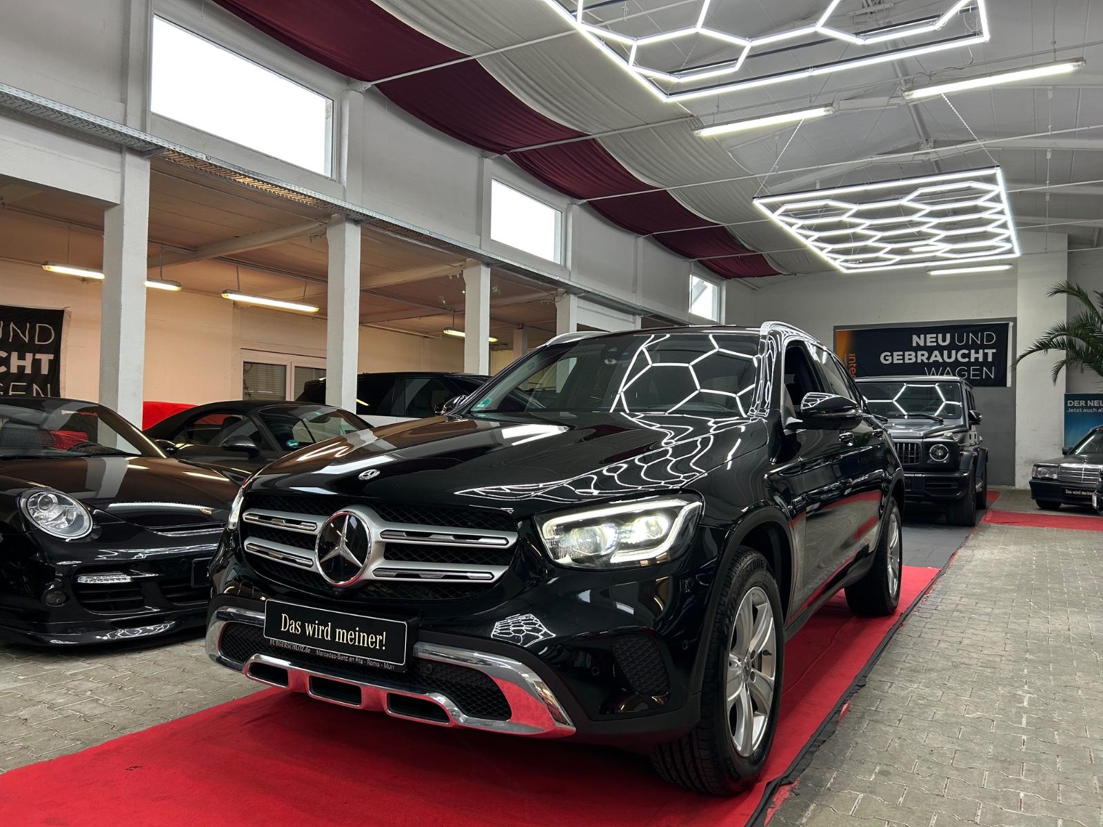 Mercedes-Benz GLC 300 e 4Matic*1.HAND*SERVICE NEU*360*ACC*LED*