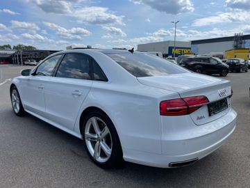 Audi A8 - 6
