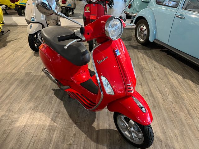 Vespa Primavera 50 Rot  2Takt Baujahr 2017