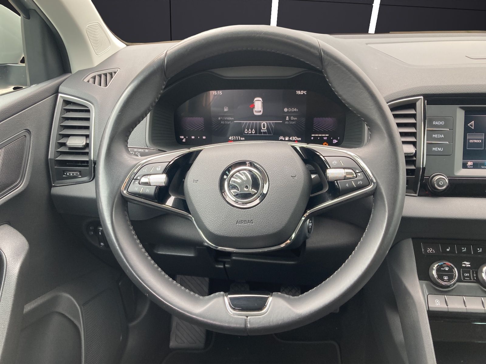 Fahrzeugabbildung SKODA Karoq TSI Ambition