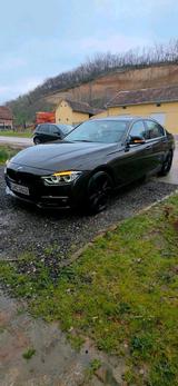 BMW 320d LCI Automatik LED Leder 19 Zoll N... - BMW 135 mit Diesel-Antrieb