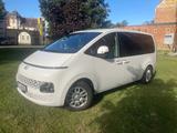 Hyundai STARIA 2.2 CRDi Trend 9-Sitzer Automatik 2WD... - Hyundai STARIA von privat