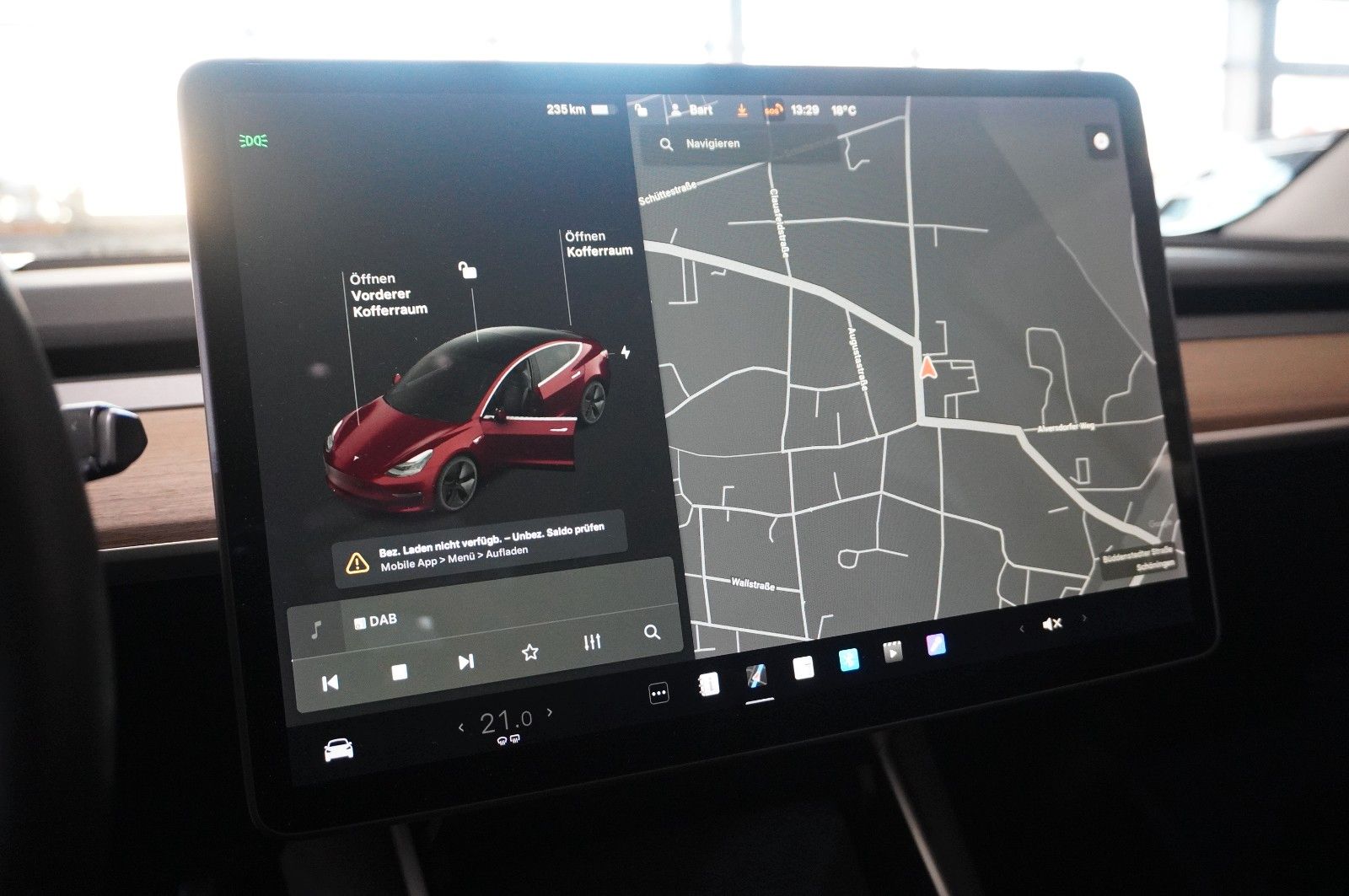 Fahrzeugabbildung Tesla Model 3 Standard Range Plus NAVI/KAMERA/DAB/AHK