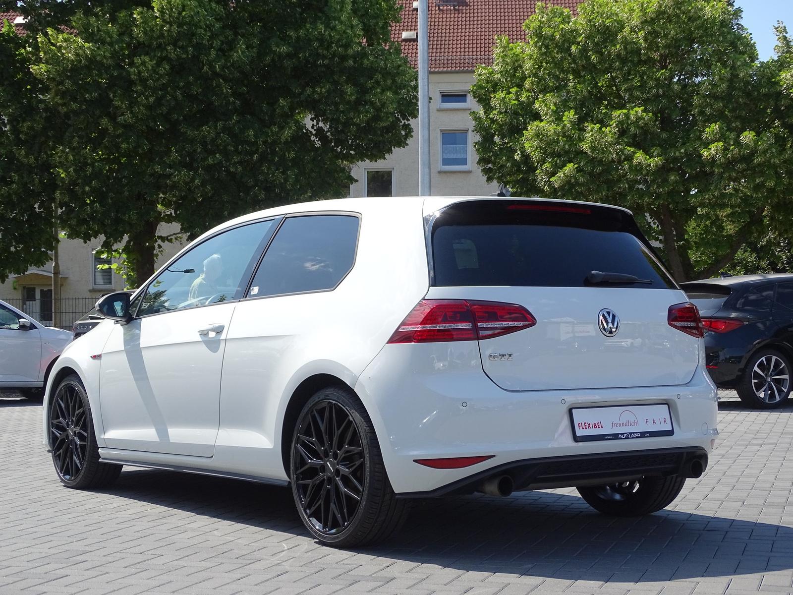 Volkswagen Golf VII 2.0 GTI BMT Bi-Xenon Dynaudio Standheiz