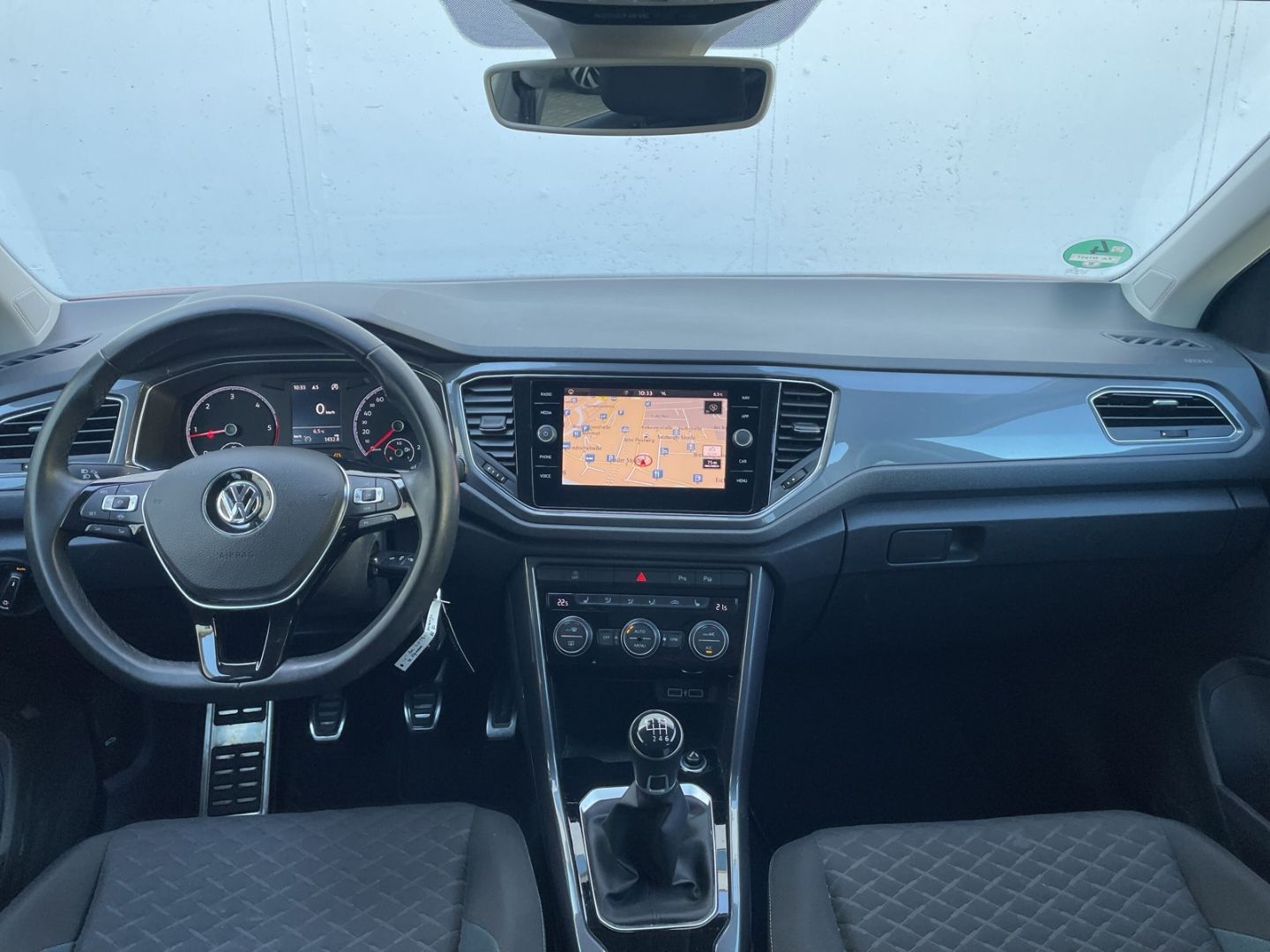 T-Roc 1.6TDI IQ.DRIVE AHK/Pano/ACC/el.Heckklappe