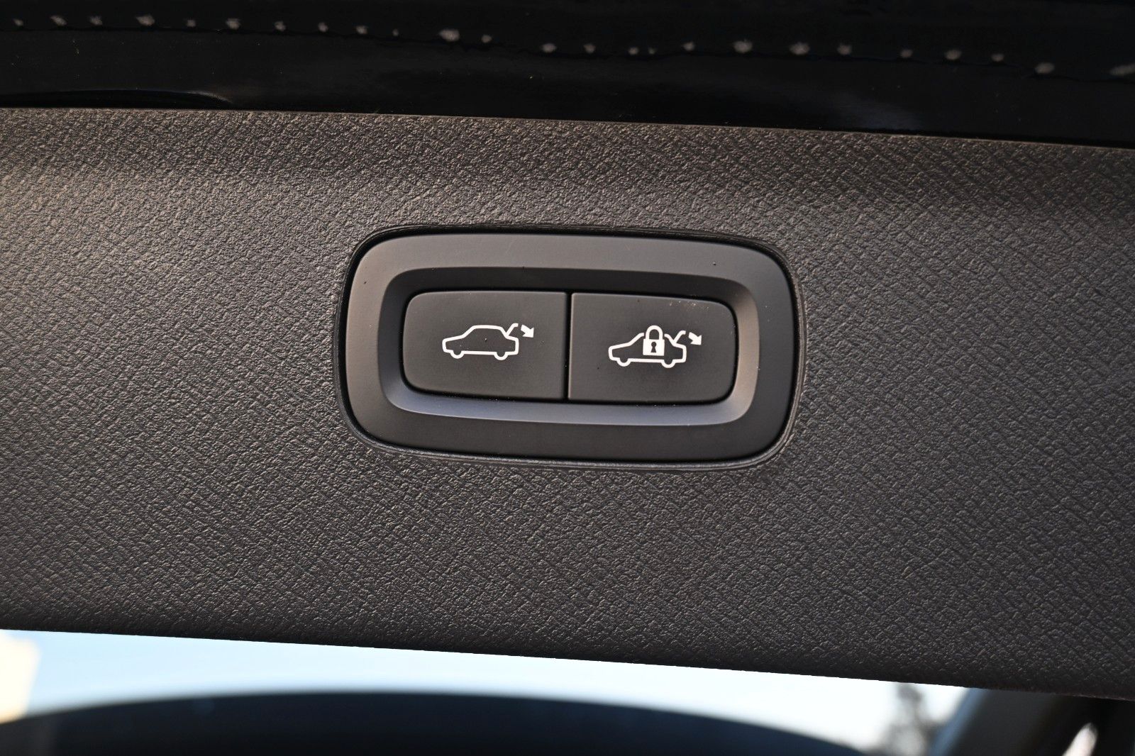 Fahrzeugabbildung Volvo XC90 D5 AWD Autom. Inscription*LUFT*360°*AHK*7-S