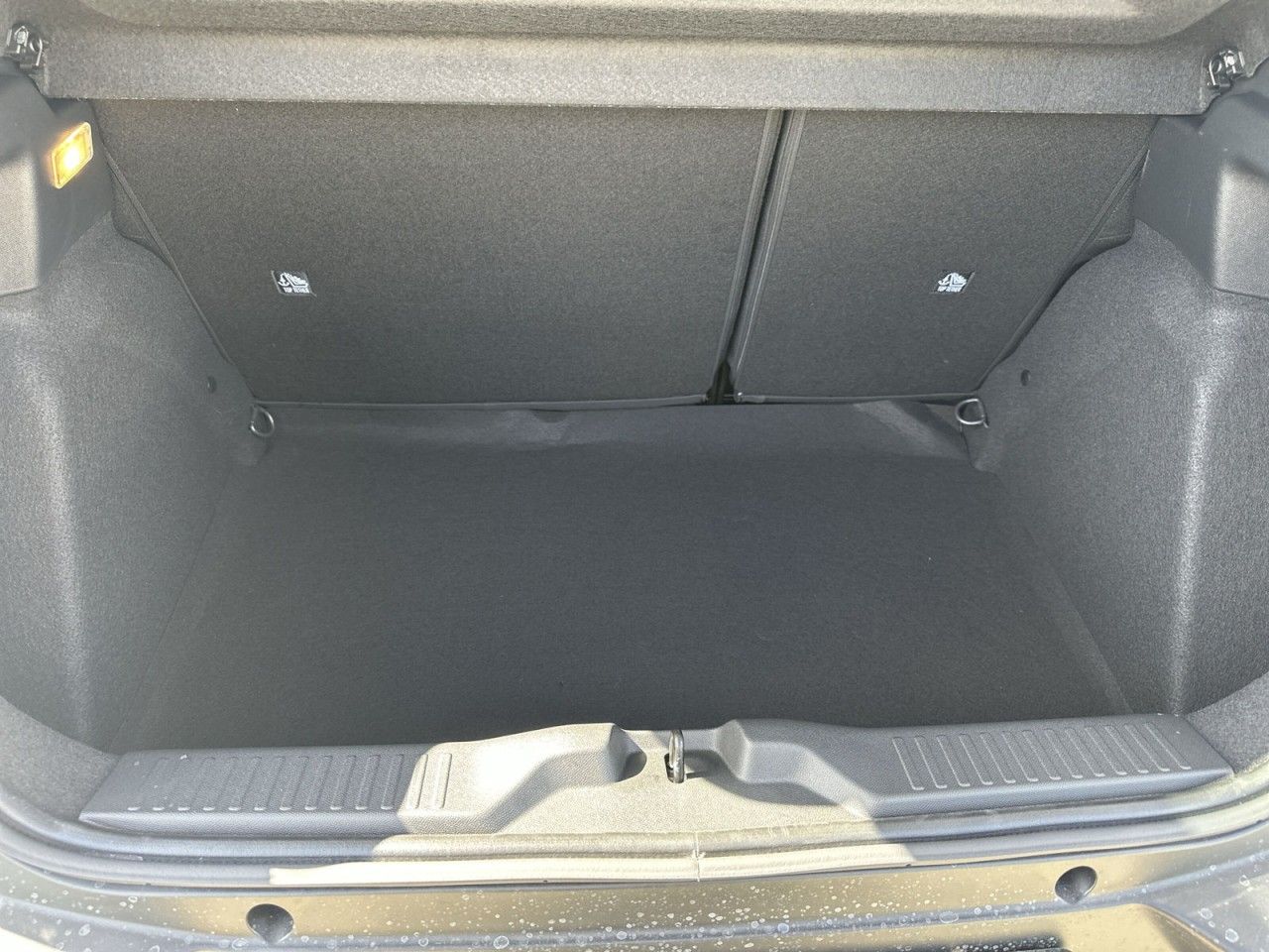 Fahrzeugabbildung Citroën C3 Hybrid 110 Doppelkupplung 6-Gang Max - mit KI generiert/bearbeitet