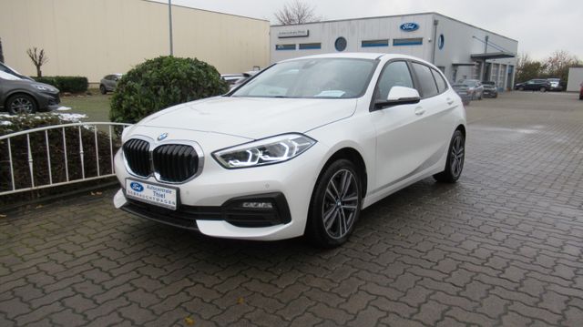 BMW 118i Advantage DSG Kamera 17`` Navi ParklenkAssi