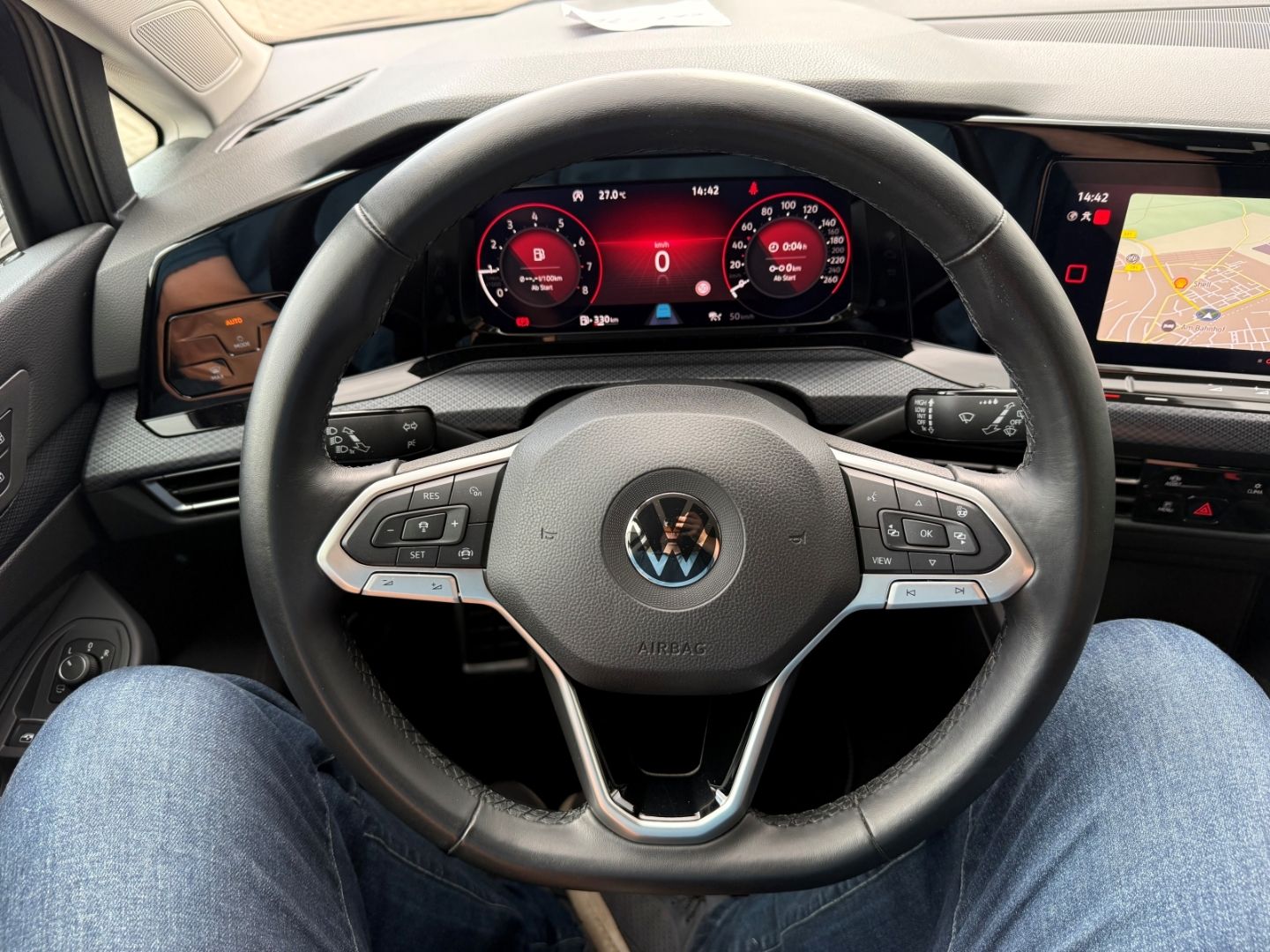 Fahrzeugabbildung Volkswagen Golf VIII United 1,5 TSI Navi Digi Cockpit LED A