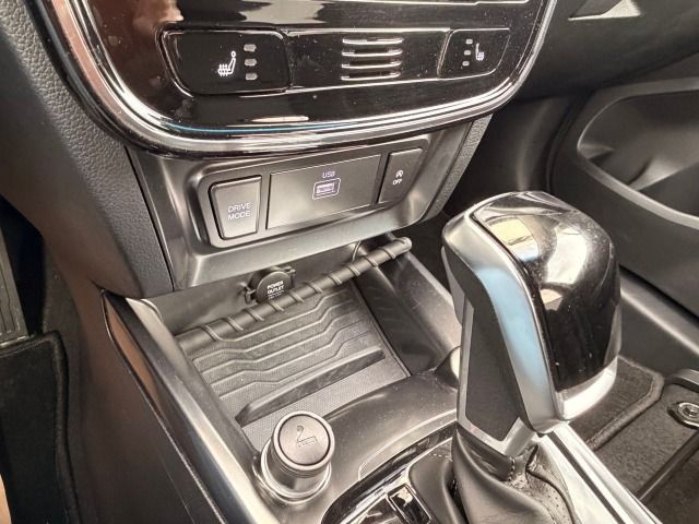 Fahrzeugabbildung Ssangyong Tivoli 1.5 Blackline Automatic Leder+Alu+Allw.