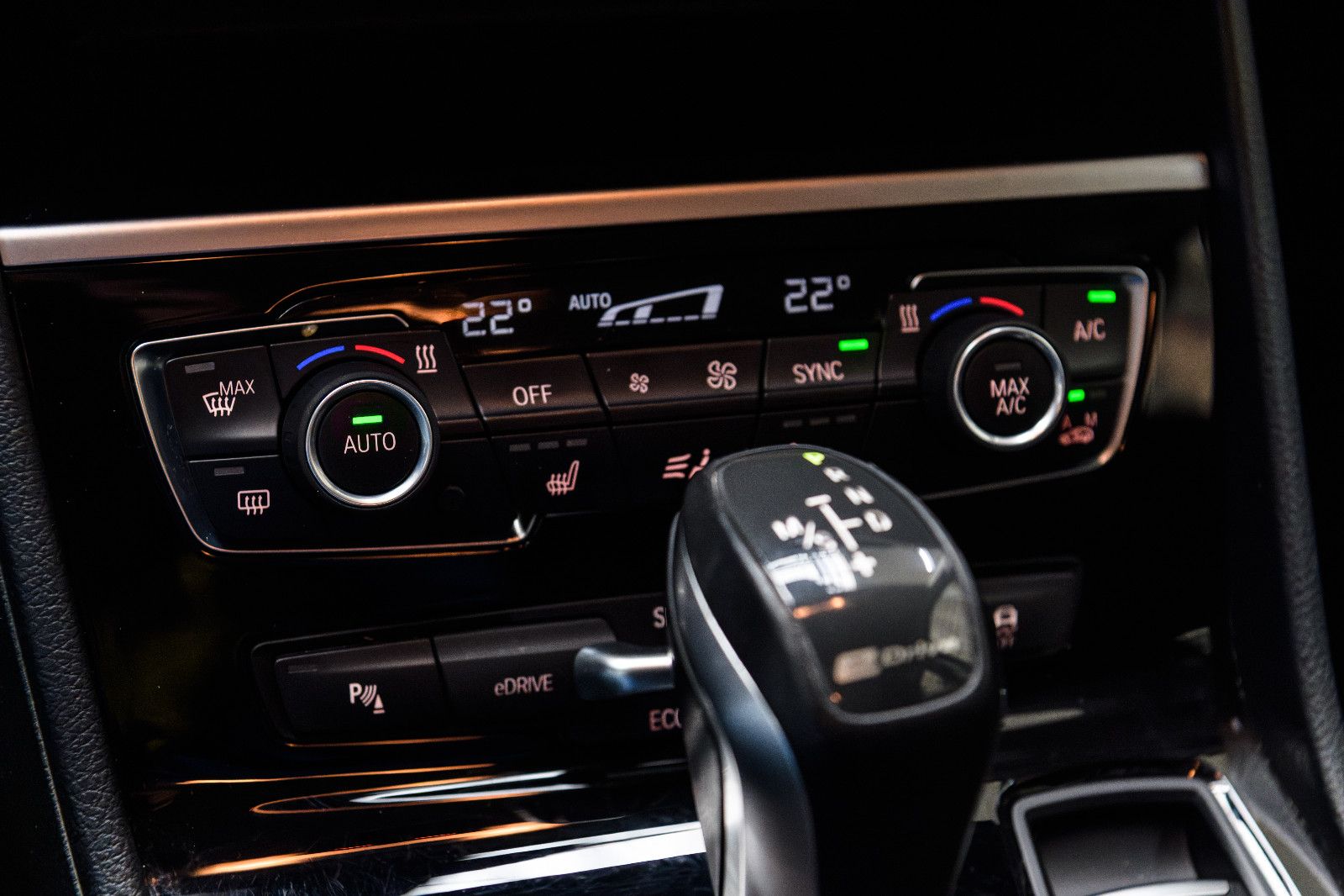 Fahrzeugabbildung BMW 2er Active Tourer 225 xe Advantage Kamera 165kw