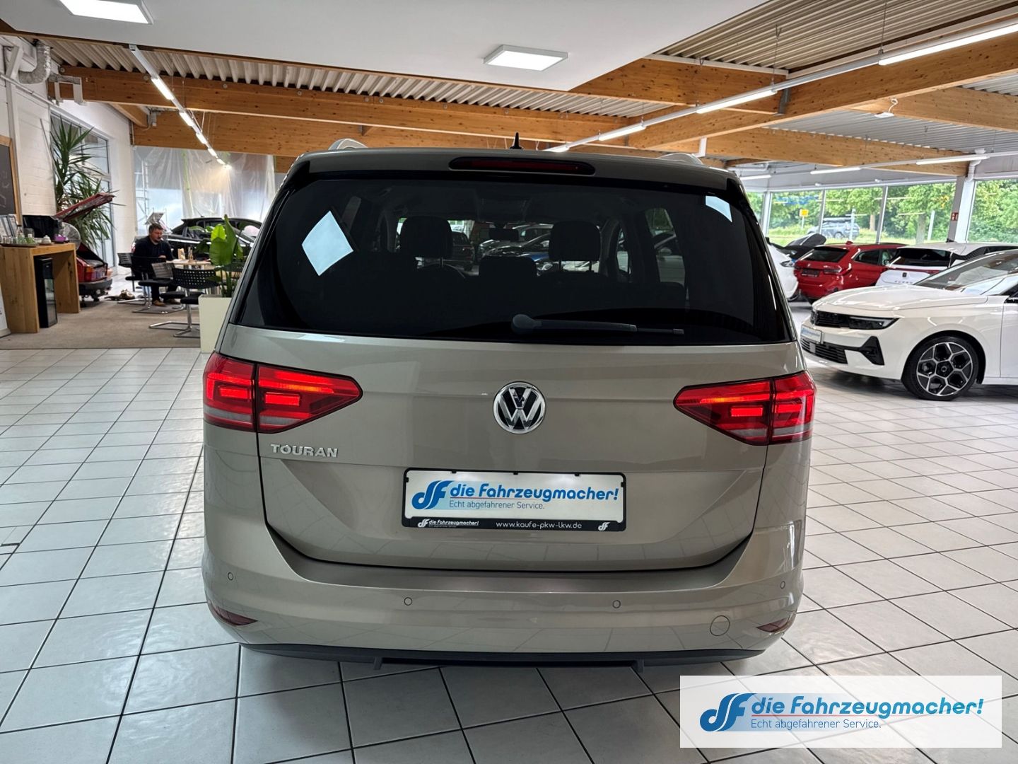 Fahrzeugabbildung Volkswagen Touran Join Start-Stopp StandHZG AHK-klappbar Na