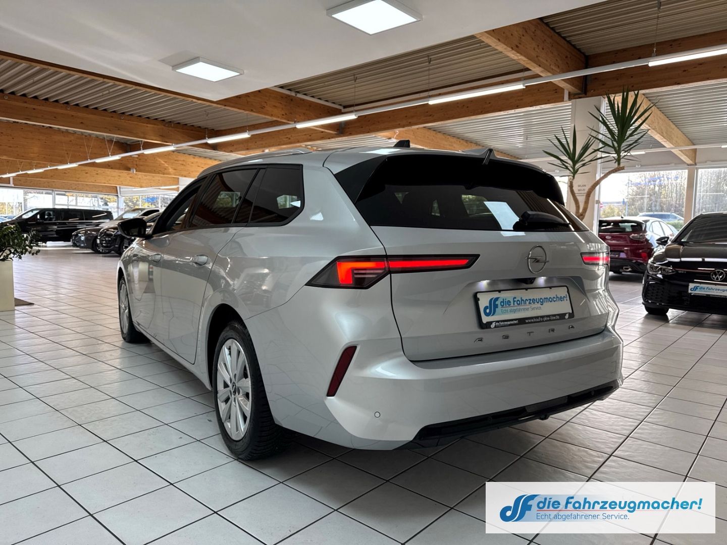 Fahrzeugabbildung Opel Astra L Sports Tourer Elegance 1.5 D EU6e Navi L