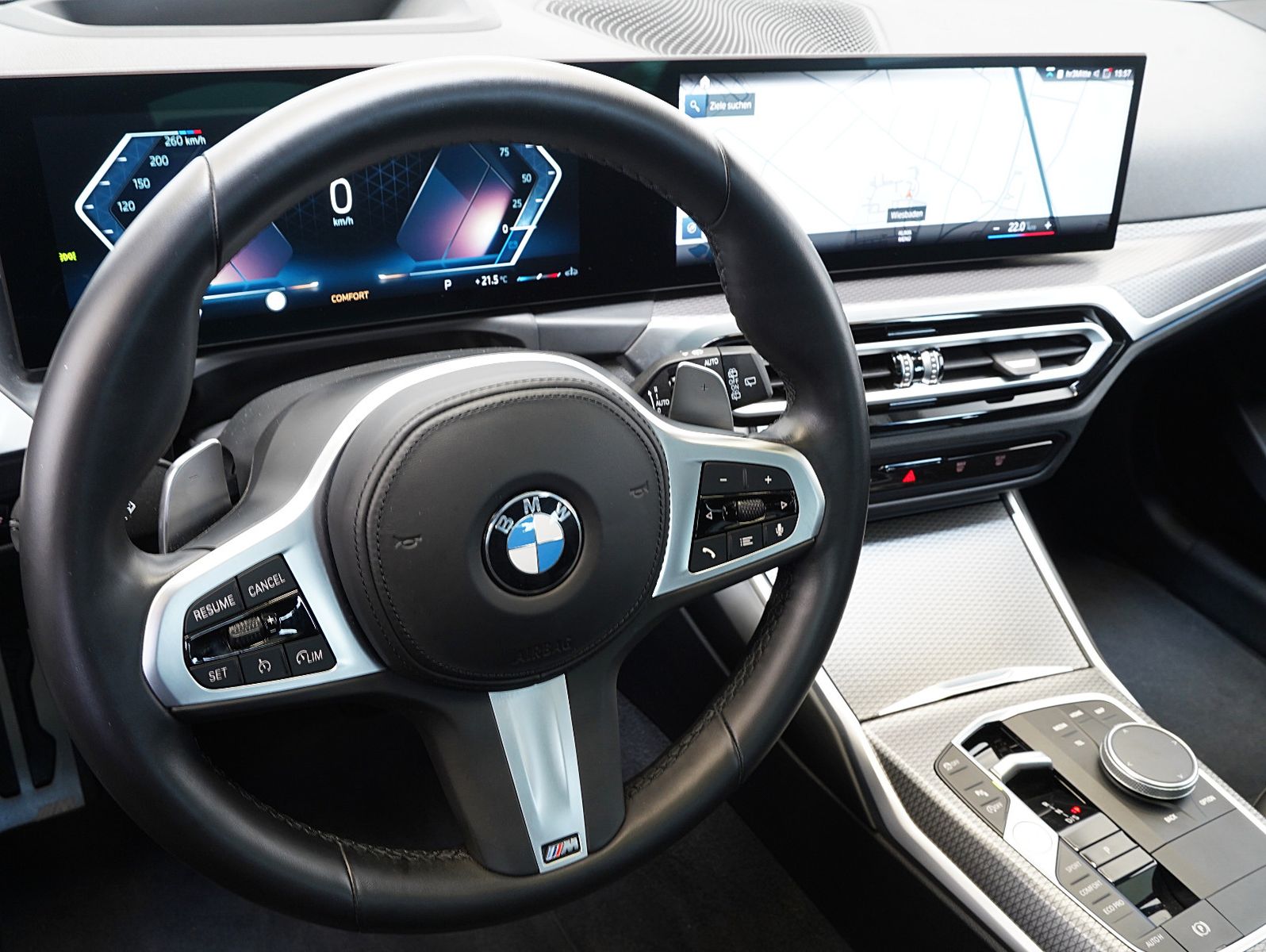 Fahrzeugabbildung BMW 320 i Touring M Sport SHADOW/WIDE/HEADUP/PANO