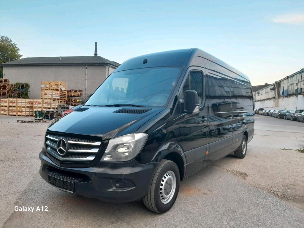 Image of Mercedes-Benz Sprinter