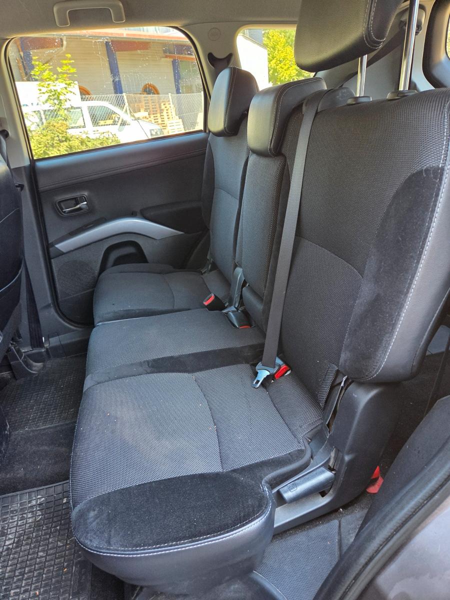 Mitsubishi Outlander Invite 4WD