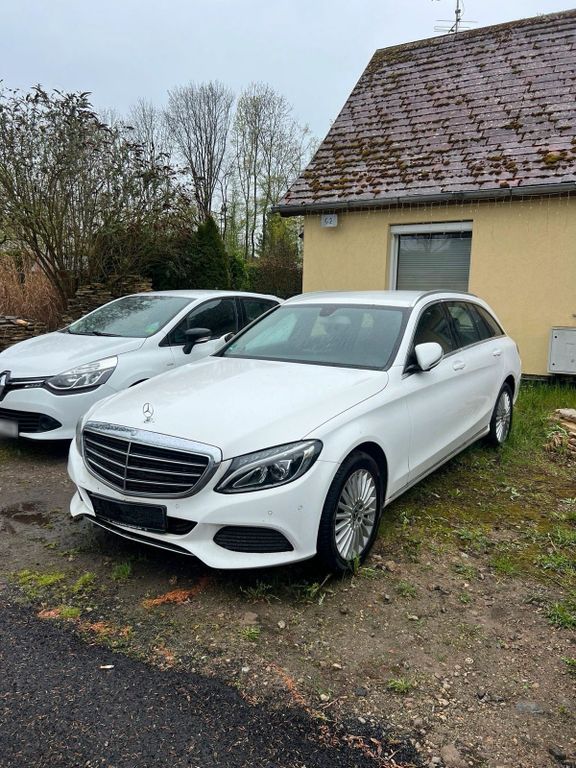 Image of Mercedes-Benz E 200